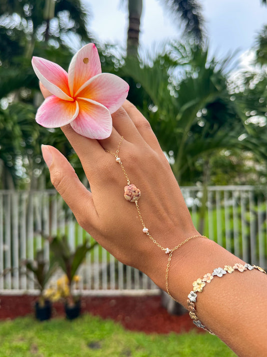 Shelly Hand Chain
