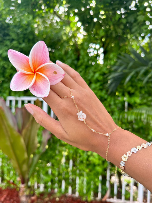 Shelly Hand Chain